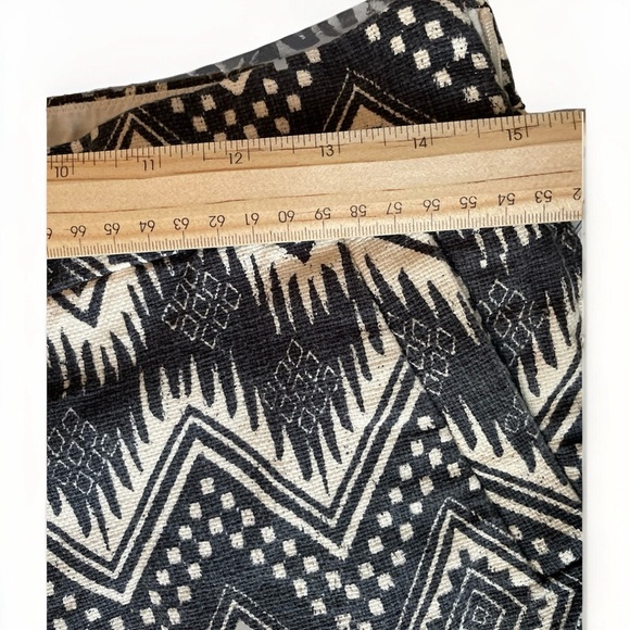 J Crew Shorts (Size 4) 100% Cotton Aztec/Diamond Design NWOT - Picture 6 of 8